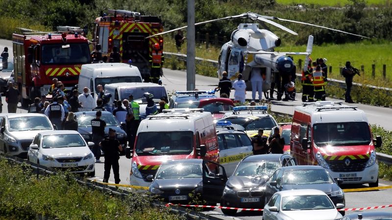 Výbuch v továrně na střelný prach na jihu Francie: nejméně osm zraněných